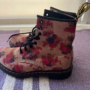 Dr.Martens Floral Lace-Up Boots